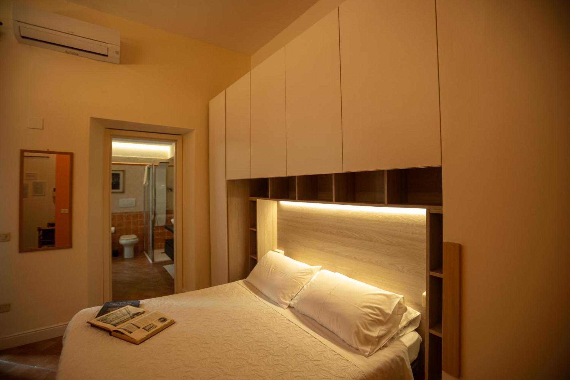 Indipendent Studio Apartment With Terrace - Parking Florencja Zewnętrze zdjęcie