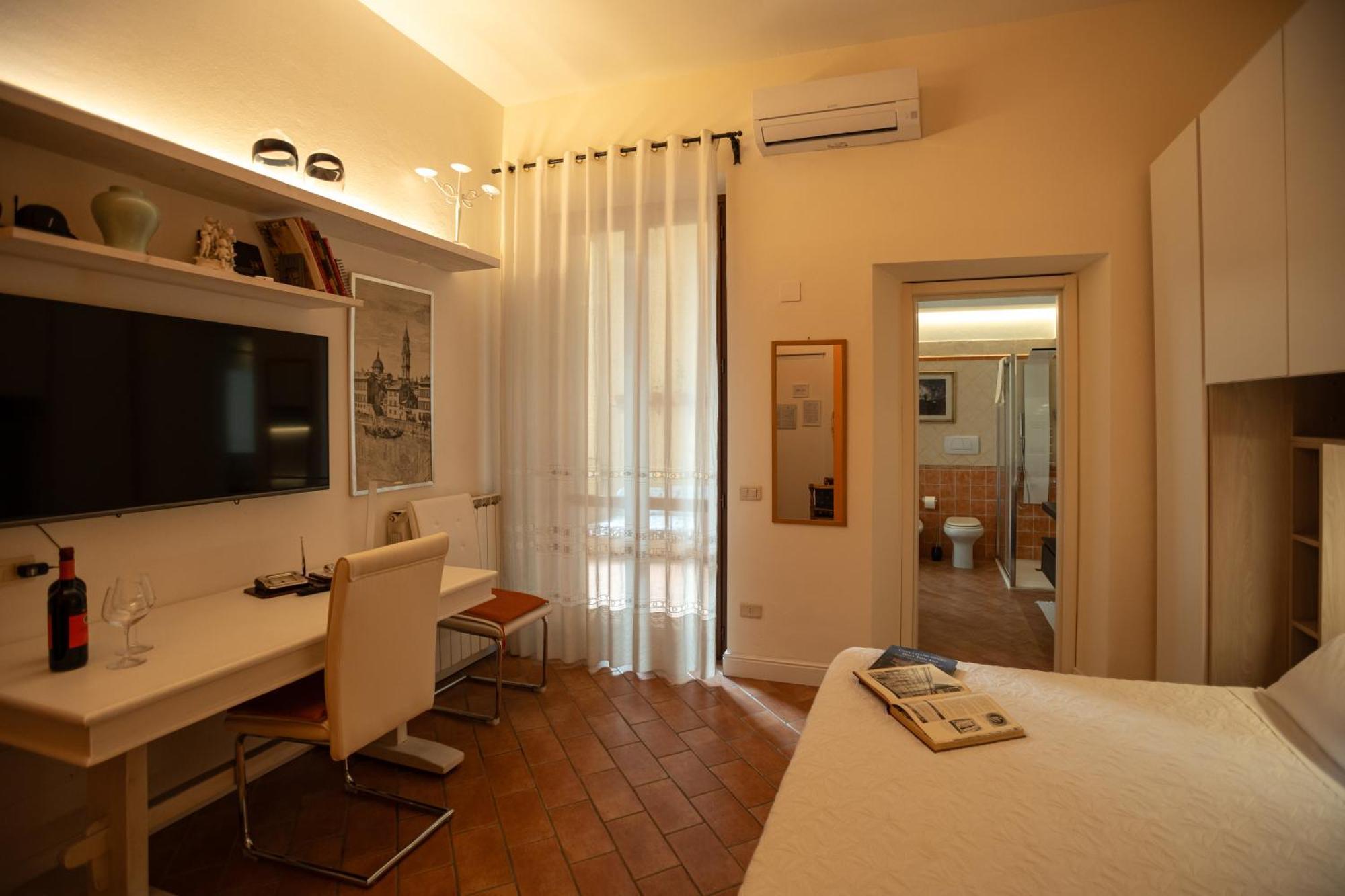 Indipendent Studio Apartment With Terrace - Parking Florencja Zewnętrze zdjęcie