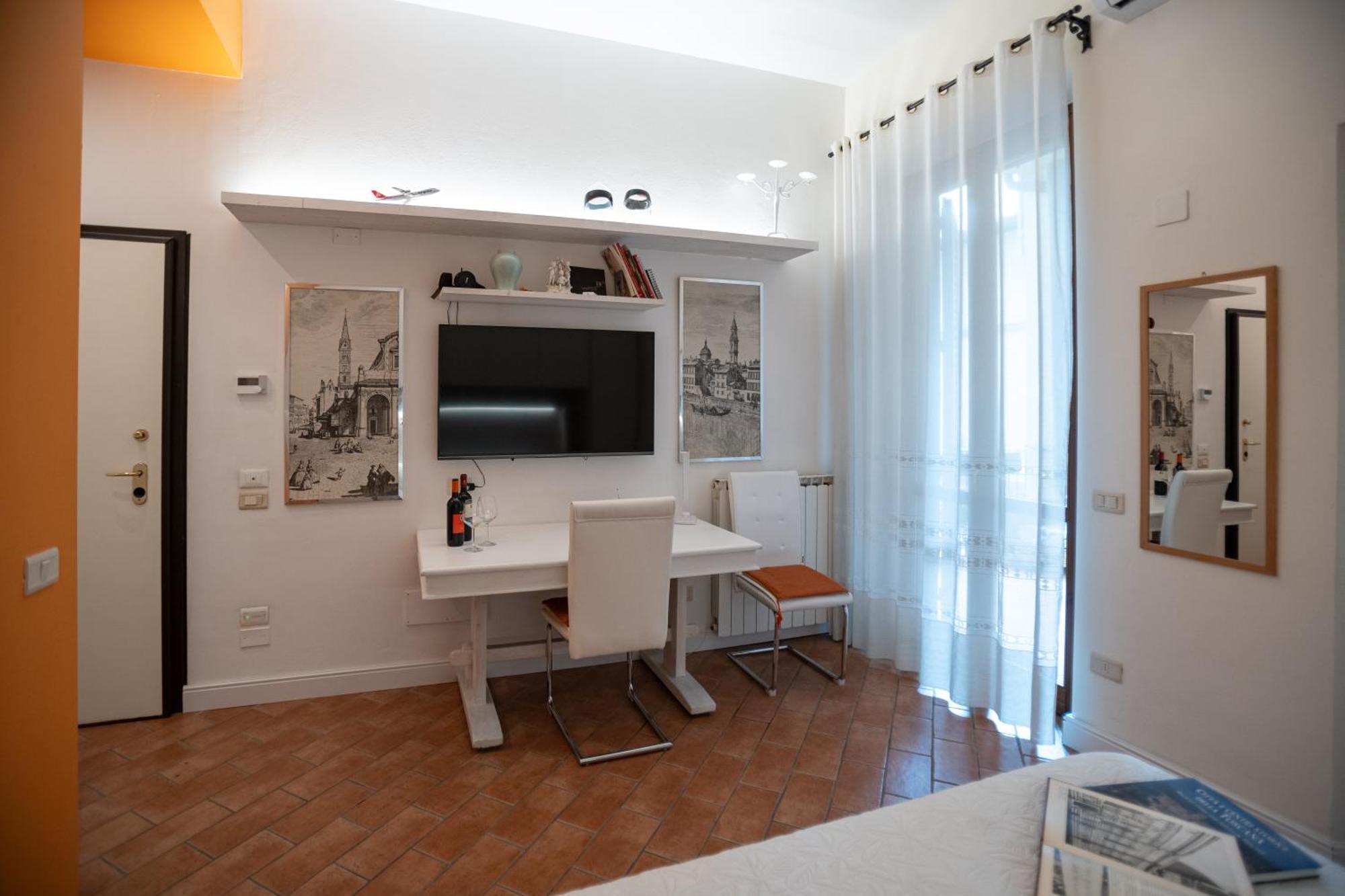 Indipendent Studio Apartment With Terrace - Parking Florencja Zewnętrze zdjęcie